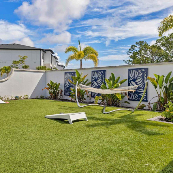 Hammock Lawn